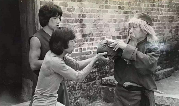 电影|他是中国最牛演员，5个儿子都是超级演员，大儿子比周星驰还火