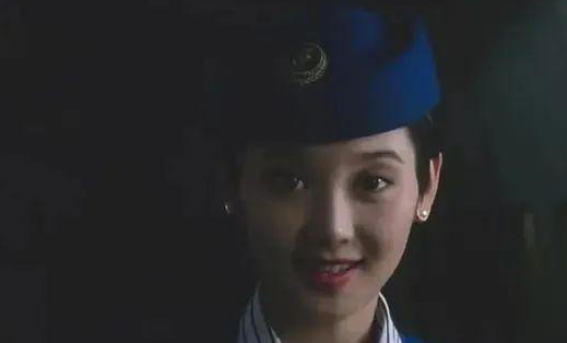 冯小刚|悲哀的徐帆：嫁给冯小刚21年做丁克，养女徐朵和她老公共用一张脸