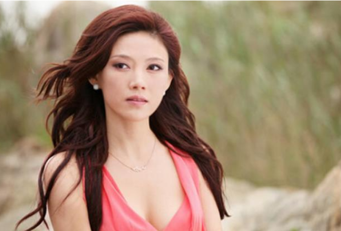 『聂鑫』一生未婚未育，年仅34岁就去世了，最后一条微博让人落泪！