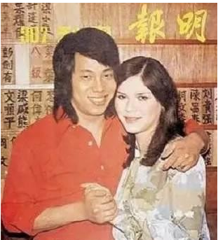 「成龙」曾与成龙齐名，因一句话遭封杀，曾大骂周星驰，如今全家都是高手