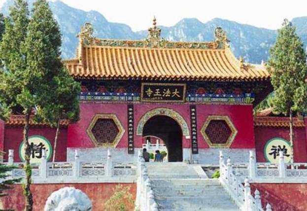 寺庙 河南千年古寺挖出神秘地宫，专家进入后，发现高僧已在此枯坐千年