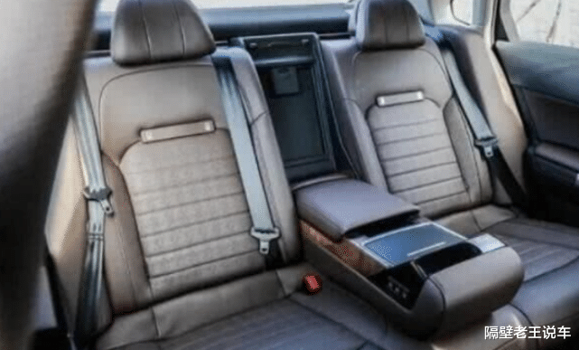 「SUV」一箱油1000公里，开它比奥迪A6舒服，从56万跌到17万，却无人识货