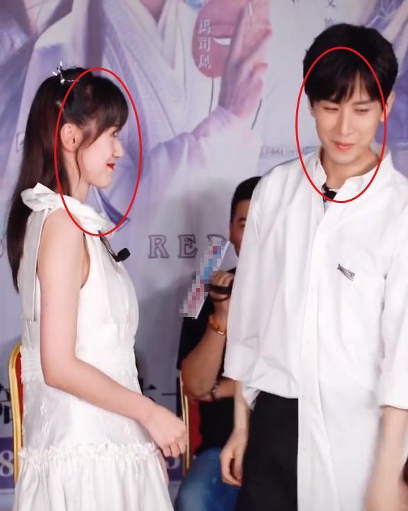 电视剧|《琉璃》璇玑和司凤当众接吻，男方反应太暧昧，网友：入戏太深？