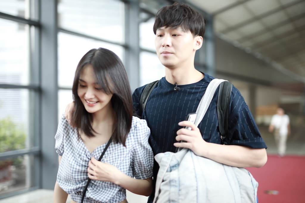 郑爽|郑爽拒帮小孩报户口内幕曝光 广告小妹:没理由为了孩子断送一切