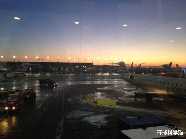 UFO|5个不明飞行物之后,国际空间站又拍到了不明物体,到底是什么?