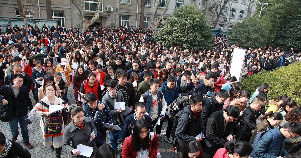 『新疆维吾尔自治区』在线等!考上新疆公务员,工资12000,要不要去?