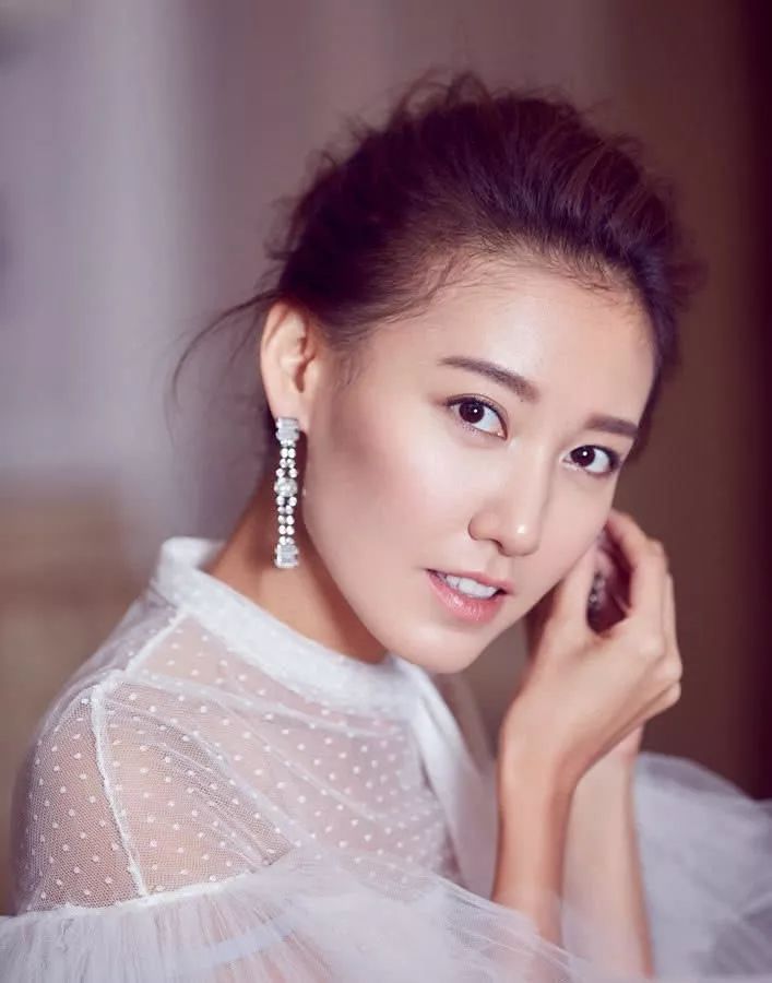 知否知否应是绿肥红瘦■靳东：她是我亲妹妹，因知否知否红极一时，隐婚多年如今很幸福