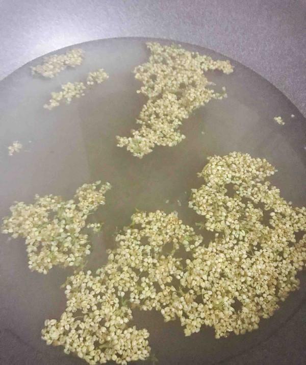 山楂|女性湿气重，这两个地方变厚，平时多喝这个水，除湿排毒身体好