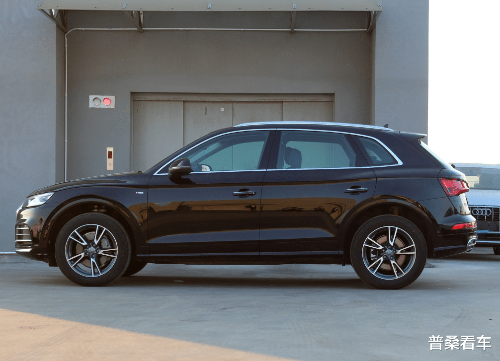『奥迪Q5』连降10万终获成功！关门只剩安静，爆252Ps+四驱，30天卖10882辆