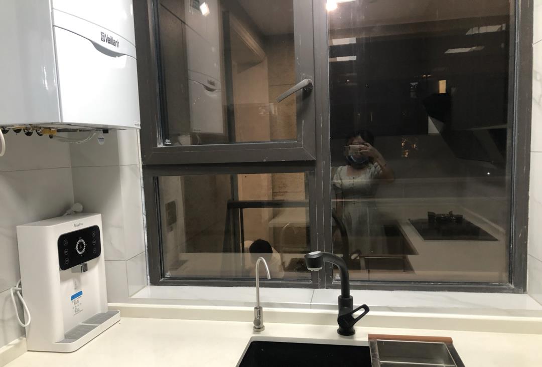 |准备入住新房，忍不住分享一下，电视墙非常实用，阳台布局很喜欢