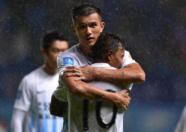 江苏苏宁@“全华班”苏宁终获喜讯！曝国脚中锋或加盟，擅打硬仗的他比杨旭强？