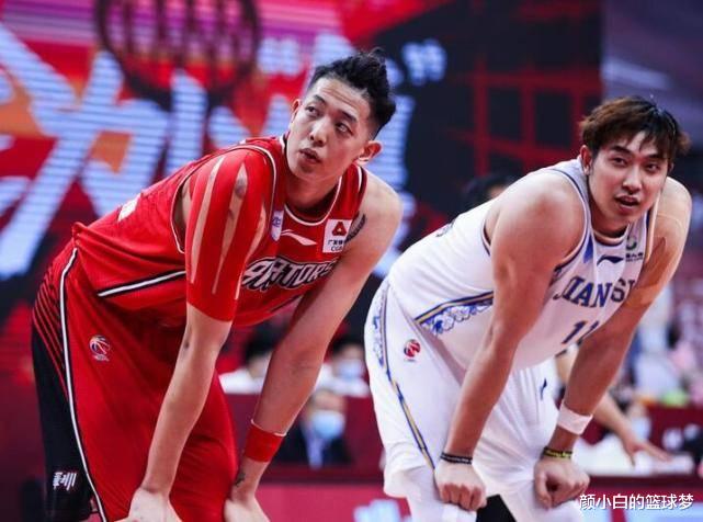 [江苏男篮]江苏开门红21岁小将成奇兵！5中5轰14分效率爆表，贝帅目光如炬