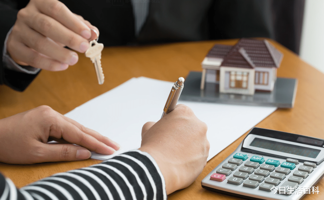 买房卖房的时候，为什么最好去找中介？看看过来人怎么说的