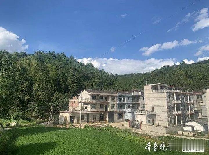 辽沈晚报|起底警方悬赏30万凶手!6天两起命案3死1重伤,另有一辅警抓捕中牺牲…