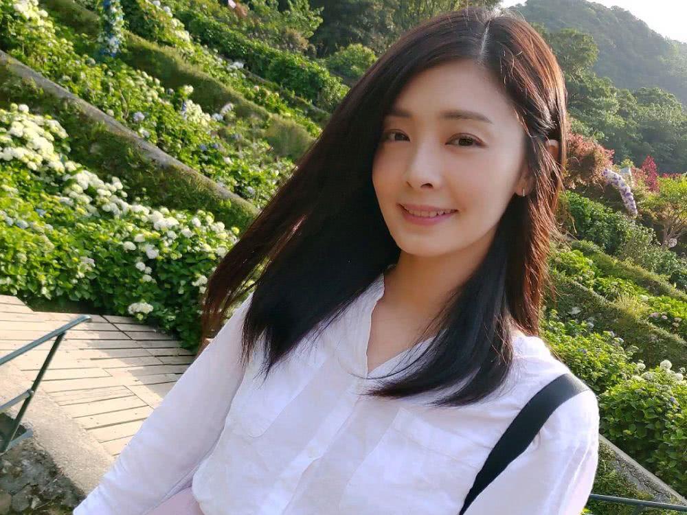 #周杰伦#周杰伦37岁小师妹结婚，与小7岁男友恩爱甜美，曾被周杰伦青睐