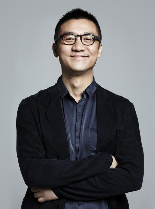 黄志忠|黄志忠：被前妻捧13年后成弃子，转身另娶她人，如今过成了这样