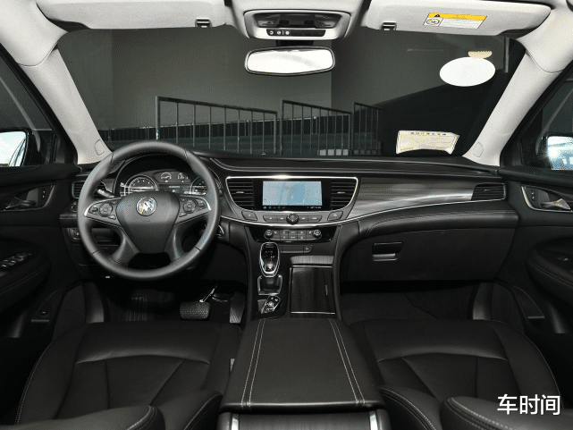 君越|被低估的“实力王”！车长5米比奔驰E还宽，跌破20万，比迈腾漂亮十倍