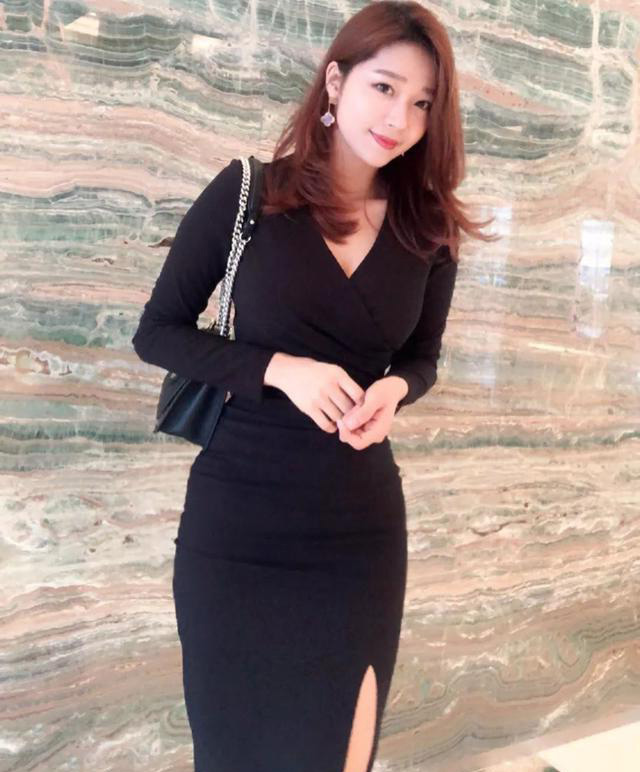 [健身]宝妈生完孩子后，不甘心身材发胖，坚持健身锻炼，塑造出完美身材