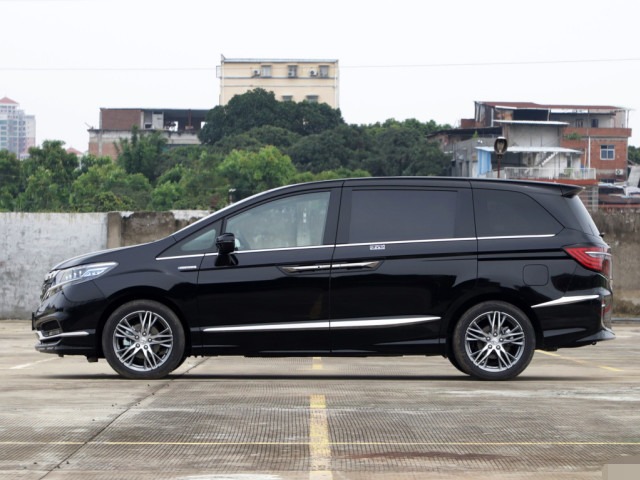 本田艾力绅|本田艾力绅跌破22万，大七座布局，油耗5.9L，直接放弃别克GL8