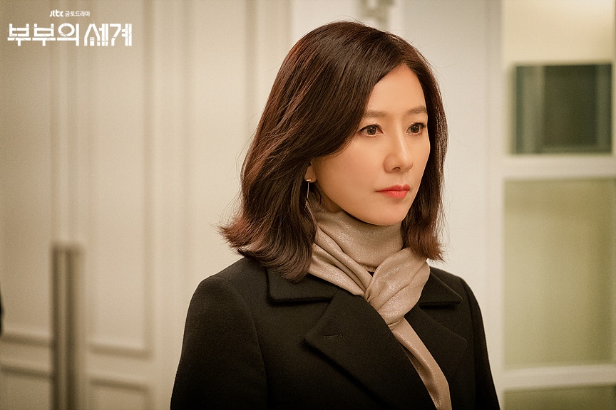 金喜爱▲韩素希或步金喜爱后尘《夫妻的世界》神秘小四即将现身？