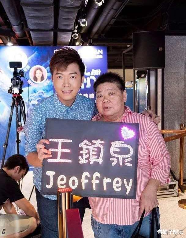 谭咏麟▲谭咏麟“骨灰级”粉丝去世,17岁开始追星,30多年放弃婚姻和工作