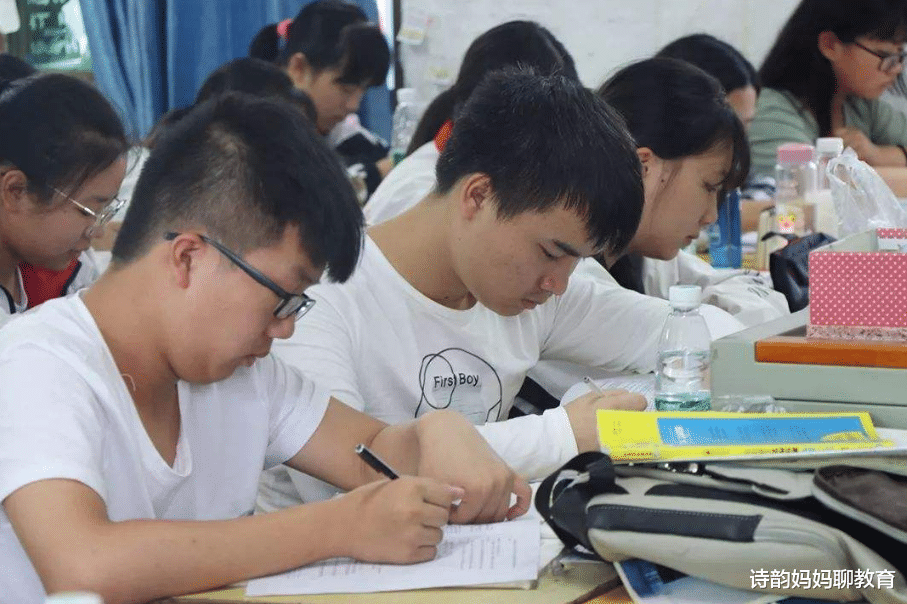 教育部|教育部公示：撤销这4所大学建制，停止招生，大一新生：幸好没报