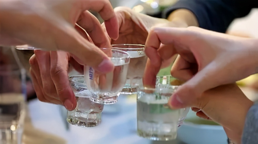 |老领导酒后吐真言：职场混得好的人，往往是能做到4个“怂”