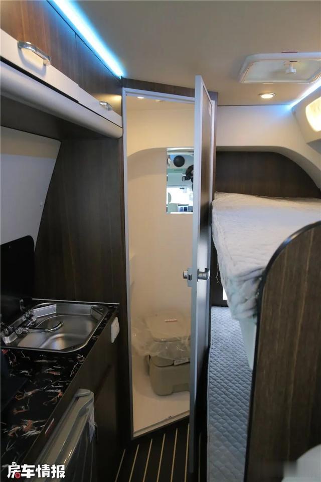 [房车]售价不到18万的房车啥样？能睡2口还配三菱发动机，经济实惠！