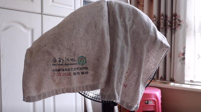 |电风扇上面全是灰,不用拆下来,电风扇洗得跟新的一样