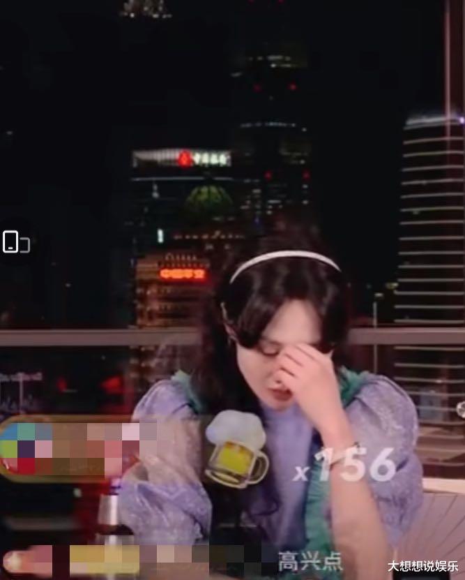 郑爽|郑爽发飙后女网红开直播澄清：是郑爽找自己帮忙，自己没收钱很委屈