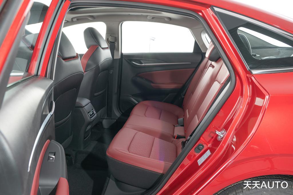 长安逸动|探寻长安逸动PLUS月销两万辆“当红”的奥秘