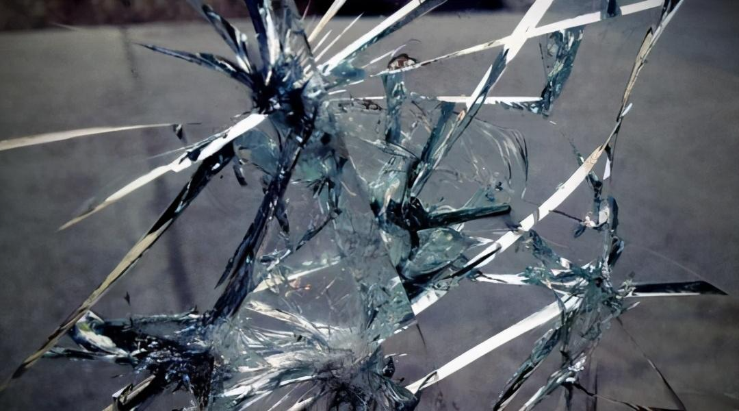 太空|为何两块金属在太空中接触，会熔接在一起，地球不能？