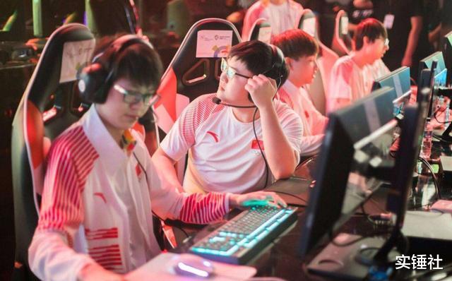 【Uzi】乌兹离开RNG后，老队友Letme谈Uzi退役原因！现在后悔已经晚了