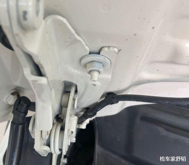 「宝马MINI」13万8买辆宝马Mini送女友，拆开仪表台触目惊心，这车谁敢要？