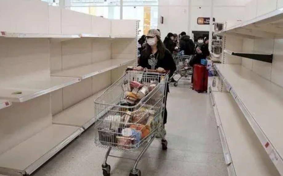 英国@可能一半人口都被感染，这个国家也成了我国输入病例的最大来源国