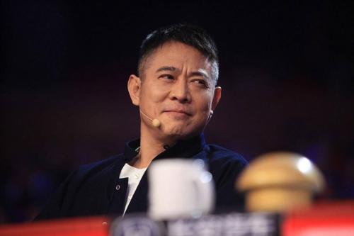 李连杰|2005年时,李连杰濒临死亡大小便都失禁,愿花100万买10元的氧气枕