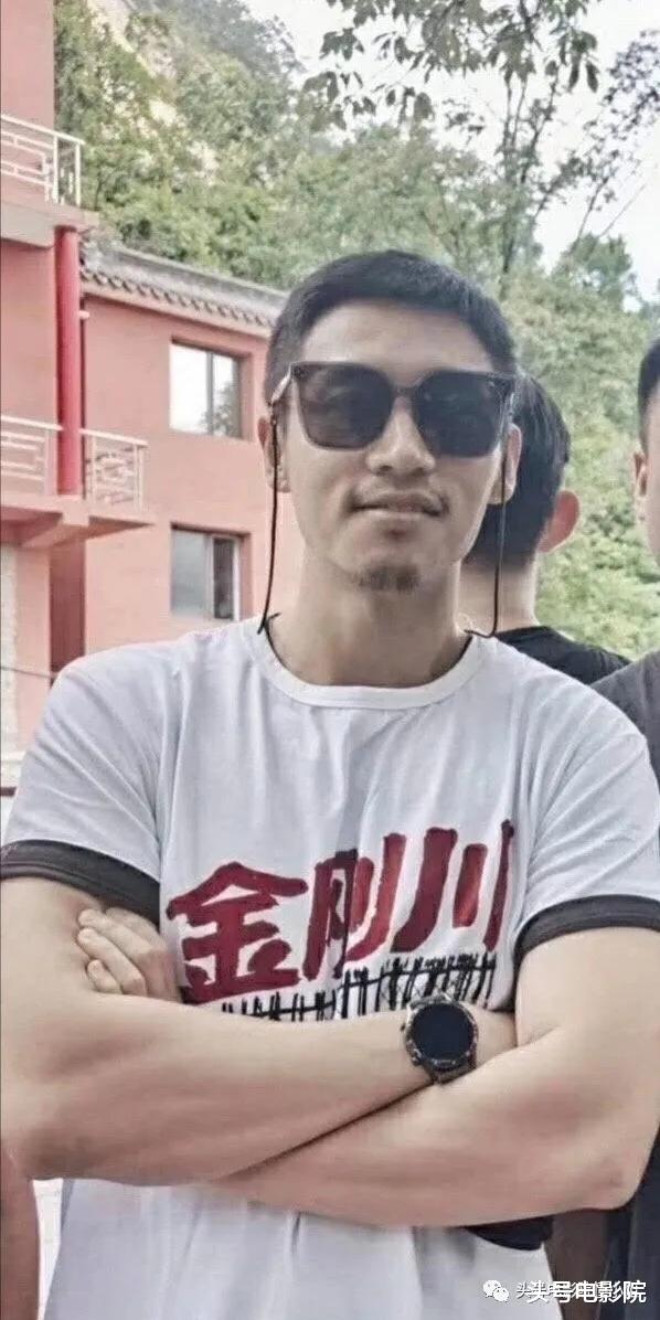 金刚川|战争片《金刚川》要炸！吴京被曝演炮兵，10月25日上映有重要原因