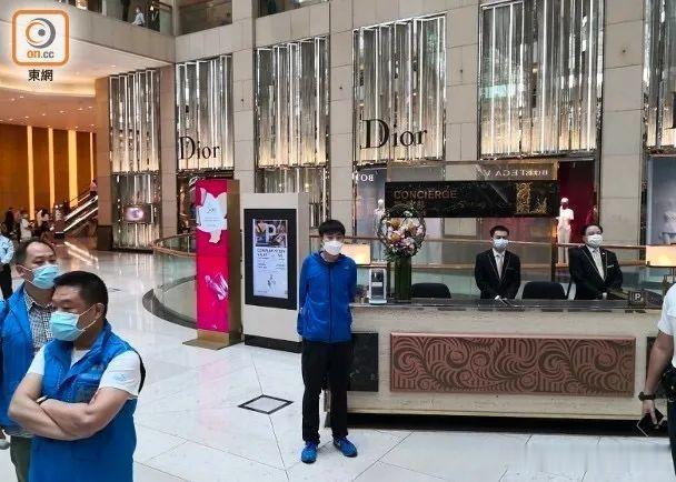 中国网直播|尴尬！乱港分子“示威”仅1人到场，然后灰溜溜离开……