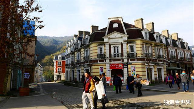 【成都】离成都仅60公里，隐藏着一个欧洲风情小镇，连法国人都感觉回到家