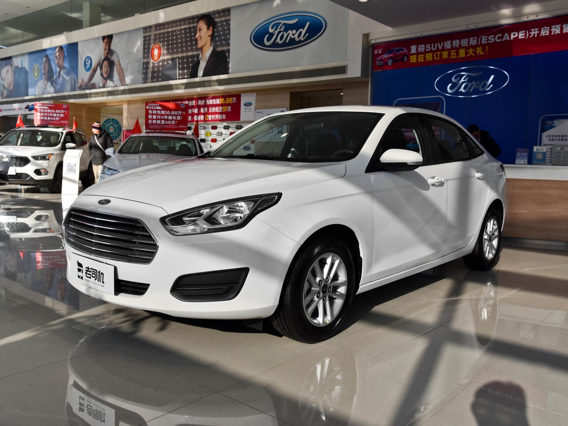 福特福睿斯|家轿典范 小哥带你看福特福睿斯