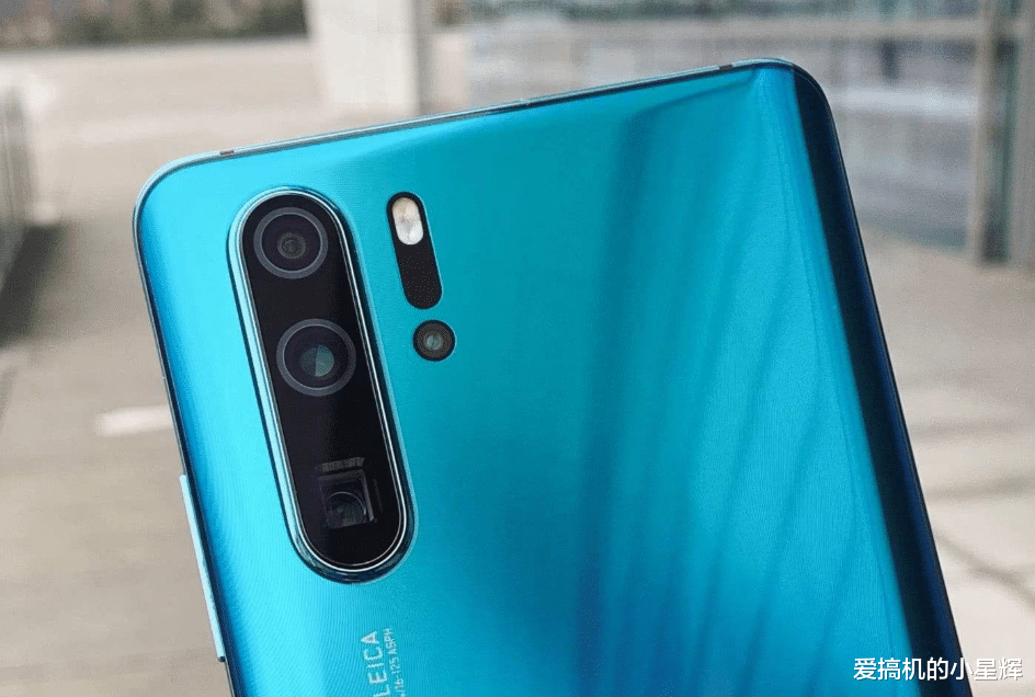 『华为荣耀』为什么宁愿买旧旗舰华为P30Pro也不买荣耀30，网友的答案很现实