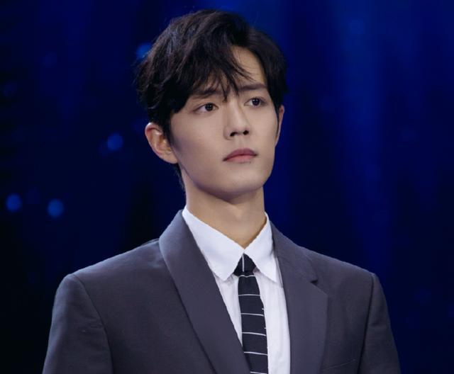 #肖战#肖战首度公开回应227事件，10分钟采访信息量大，表情让人心疼