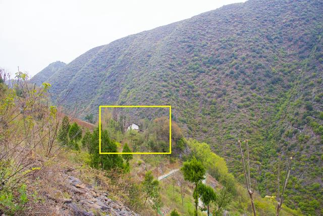 「大围山」行走秦岭熊家沟：这地方咋住呀？出门就是坡，饮水、购物咋解决？