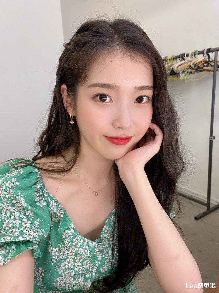 福布斯|韩国第一女solo李知恩IU出道12周年 最受欢迎的十首歌曲MV