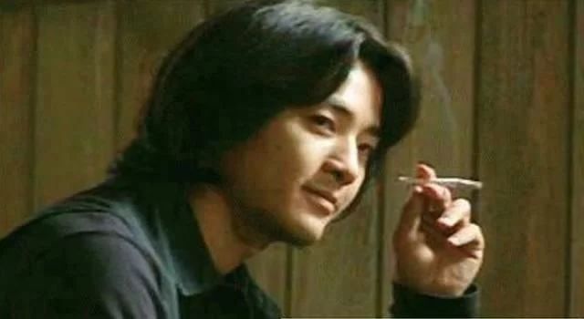 TVB|古惑仔大佬们抽烟, 靓坤帅气乌鸦霸气, 但都没有他这种气场!