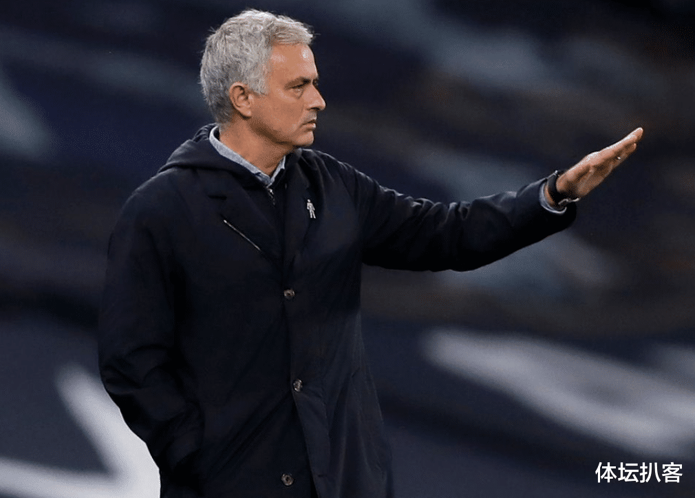 热刺|2-0！英超变天！热刺登顶创下3大纪录，甩曼城8分，穆里尼奥神了