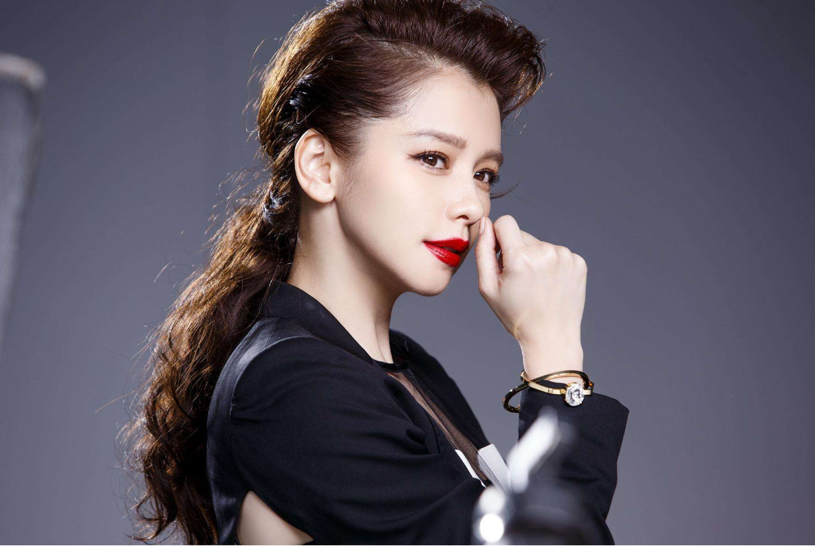「娱乐圈」娱乐圈\永久封杀\的4位女星，前三位自作自受，唯独她令人同情