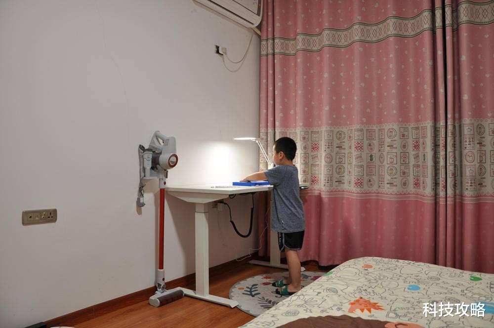 iPhone X|网易严选新品开箱！“便宜的大牌双电机升降桌”是不是徒有其名？