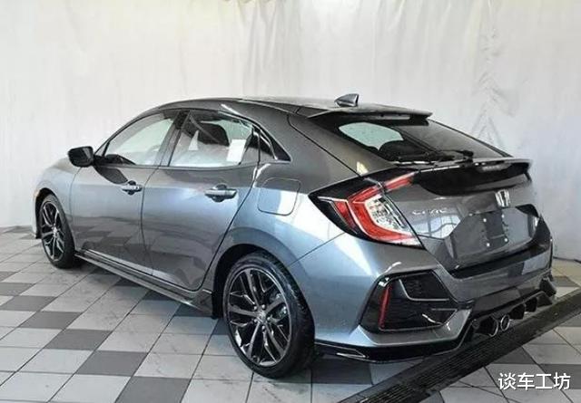 思域@思域两厢版实车曝光!外观战斗感爆棚,高尔夫压力大了