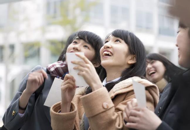 「考试」临近高考，家长要摸清楚考场的方位